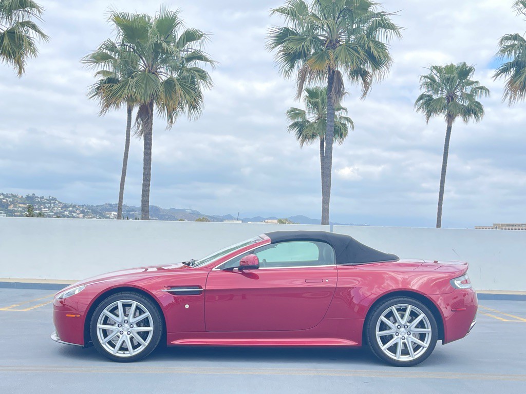 2011 Aston Martin V8 Image 6