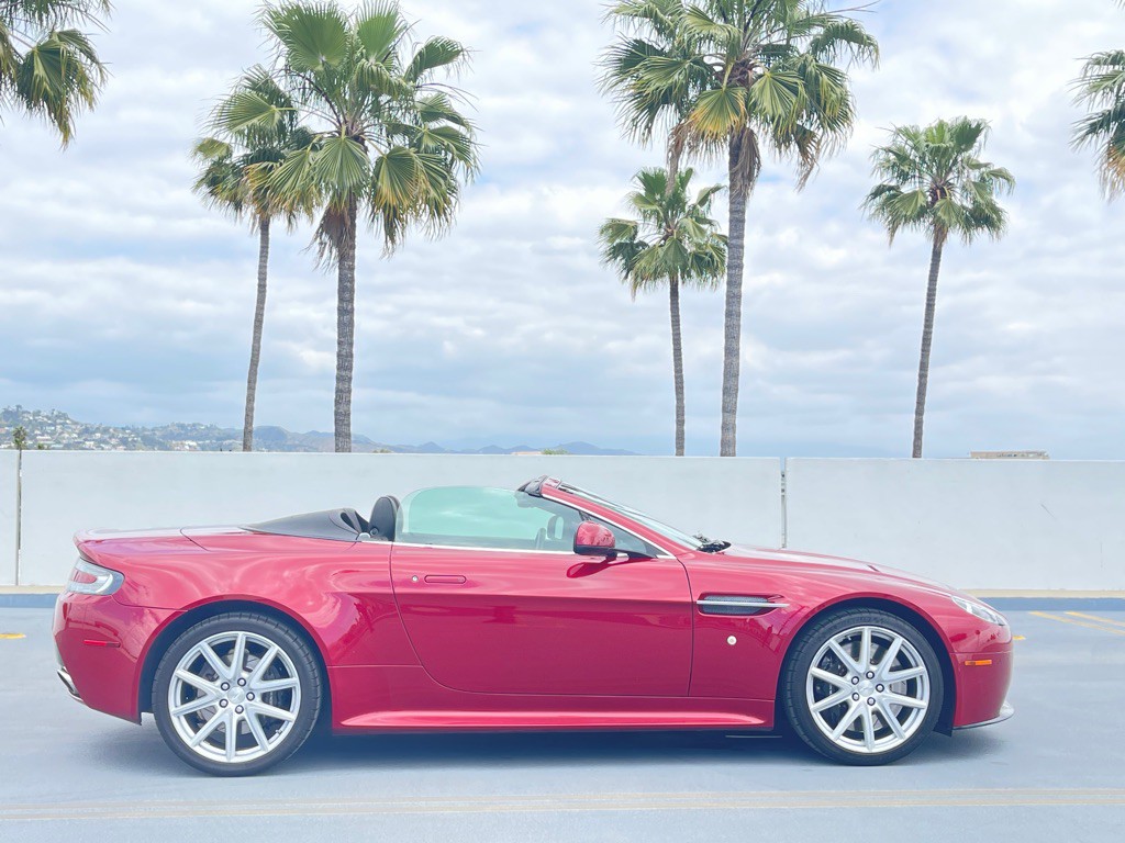 2011 Aston Martin V8 Image 7