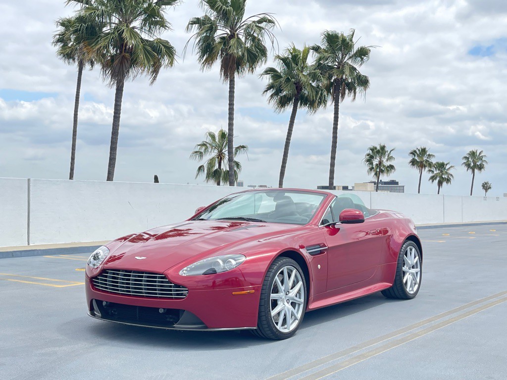 2011 Aston Martin V8 Image 2