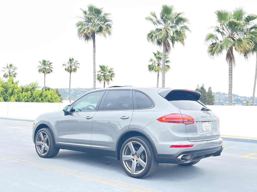 2016 Porsche Cayenne Image 9