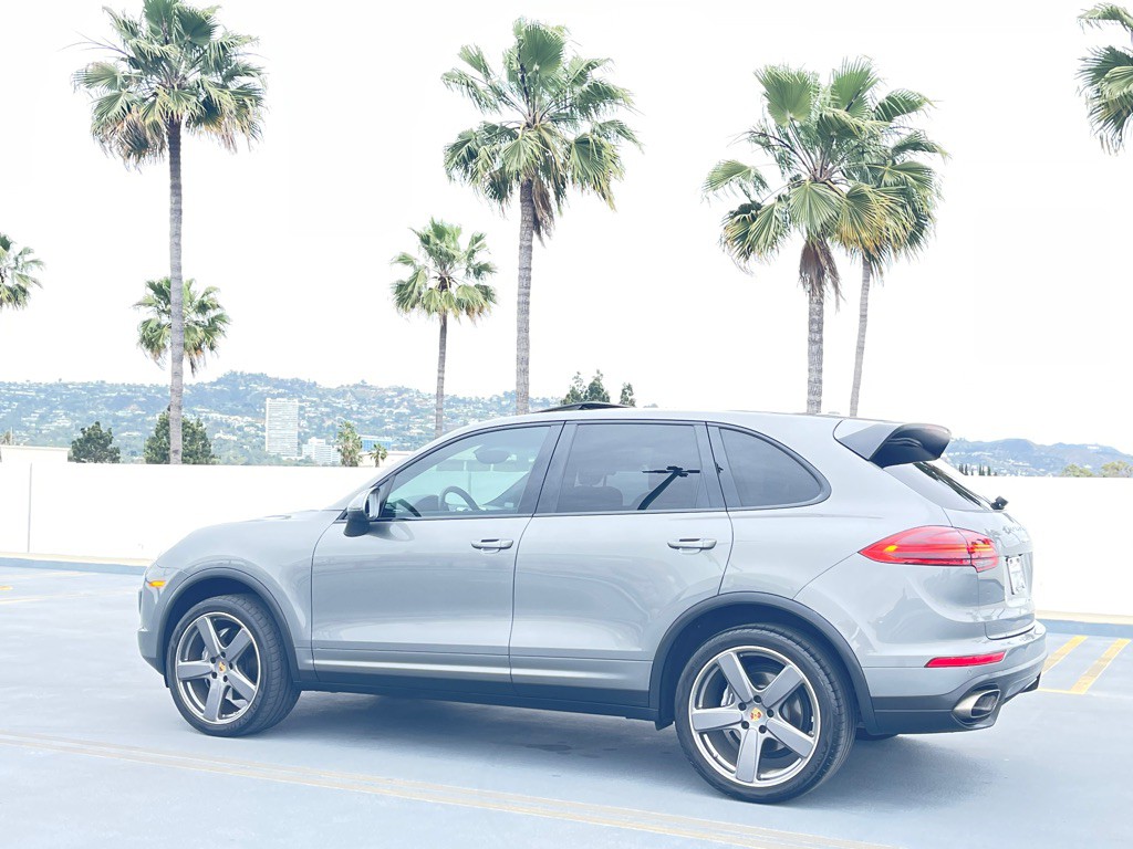 2016 Porsche Cayenne Image 10