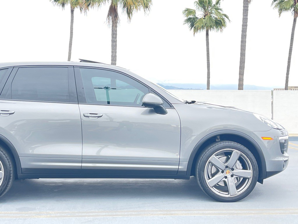 2016 Porsche Cayenne Image 20