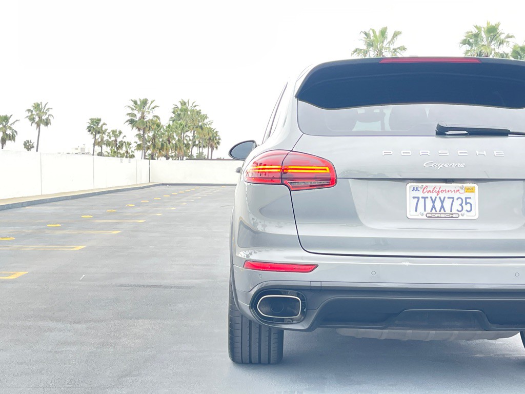 2016 Porsche Cayenne Image 35