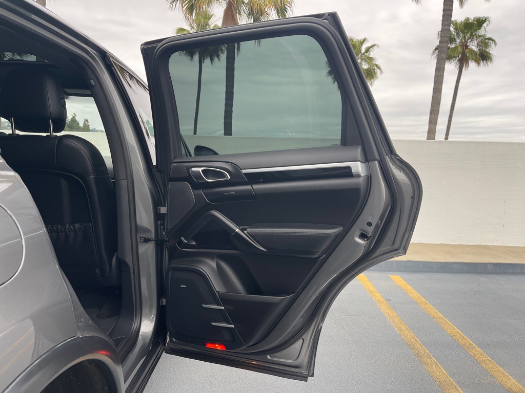 2016 Porsche Cayenne Image 39