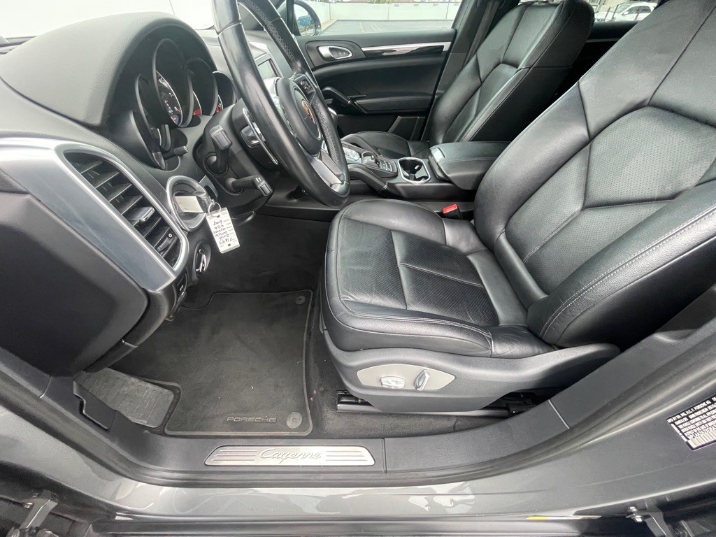 2016 Porsche Cayenne Image 41