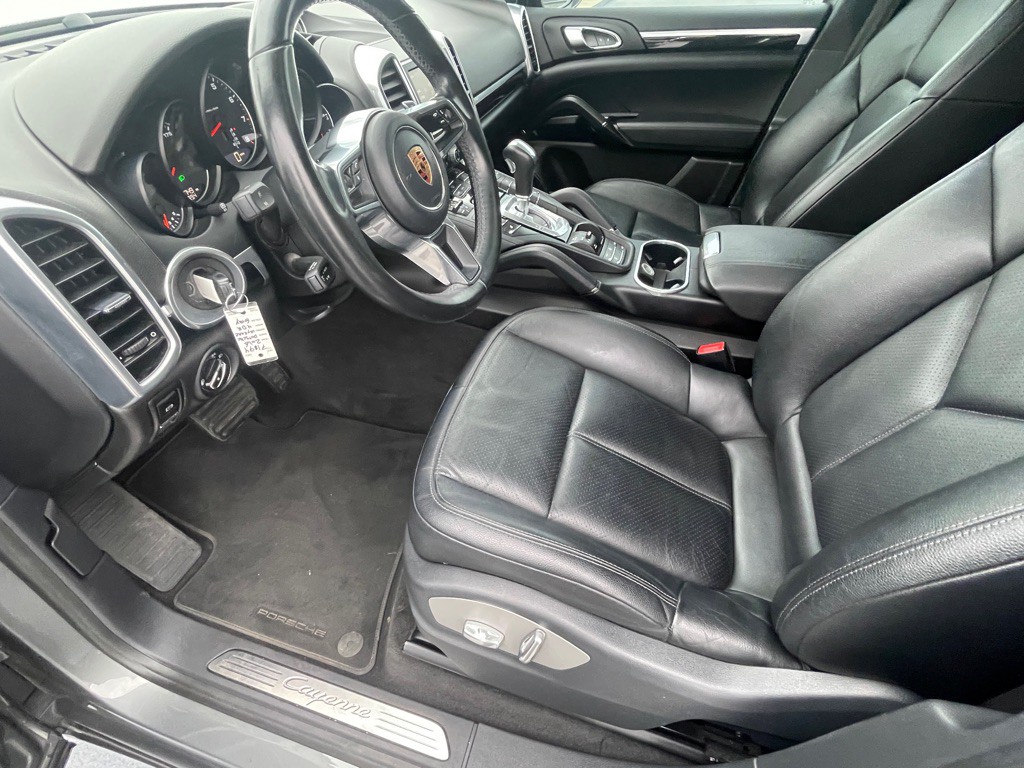 2016 Porsche Cayenne Image 42