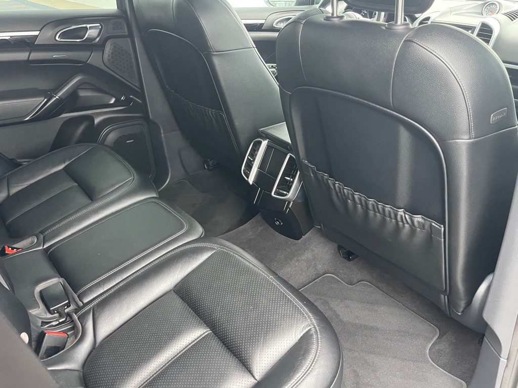 2016 Porsche Cayenne Image 49