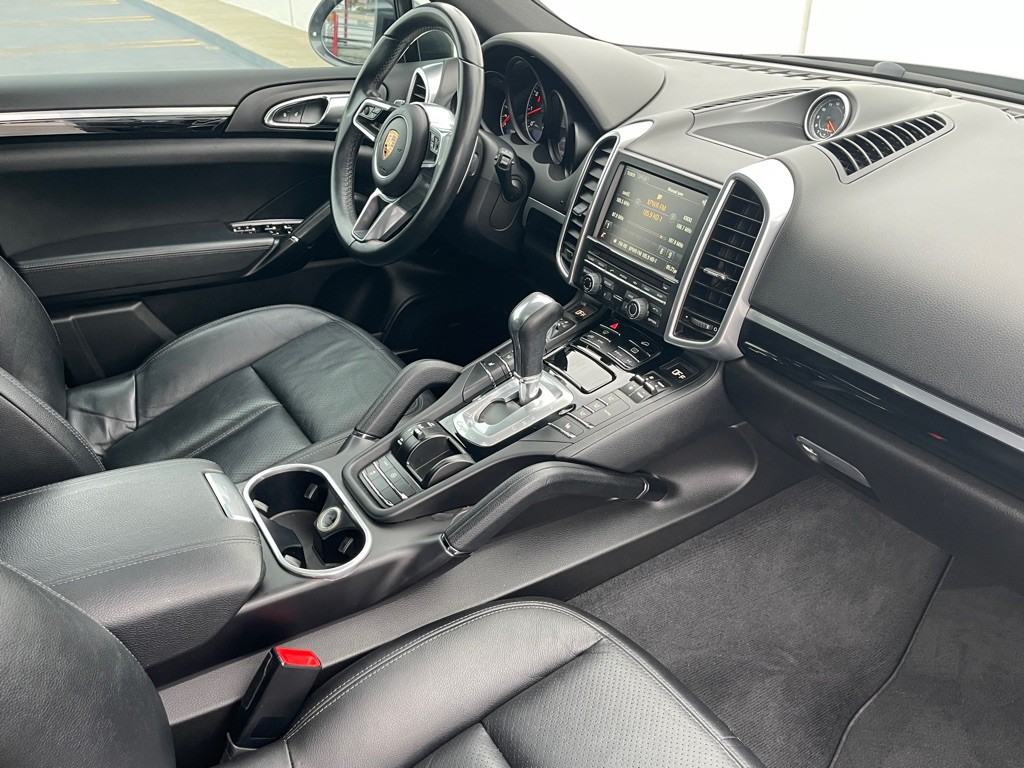 2016 Porsche Cayenne Image 53