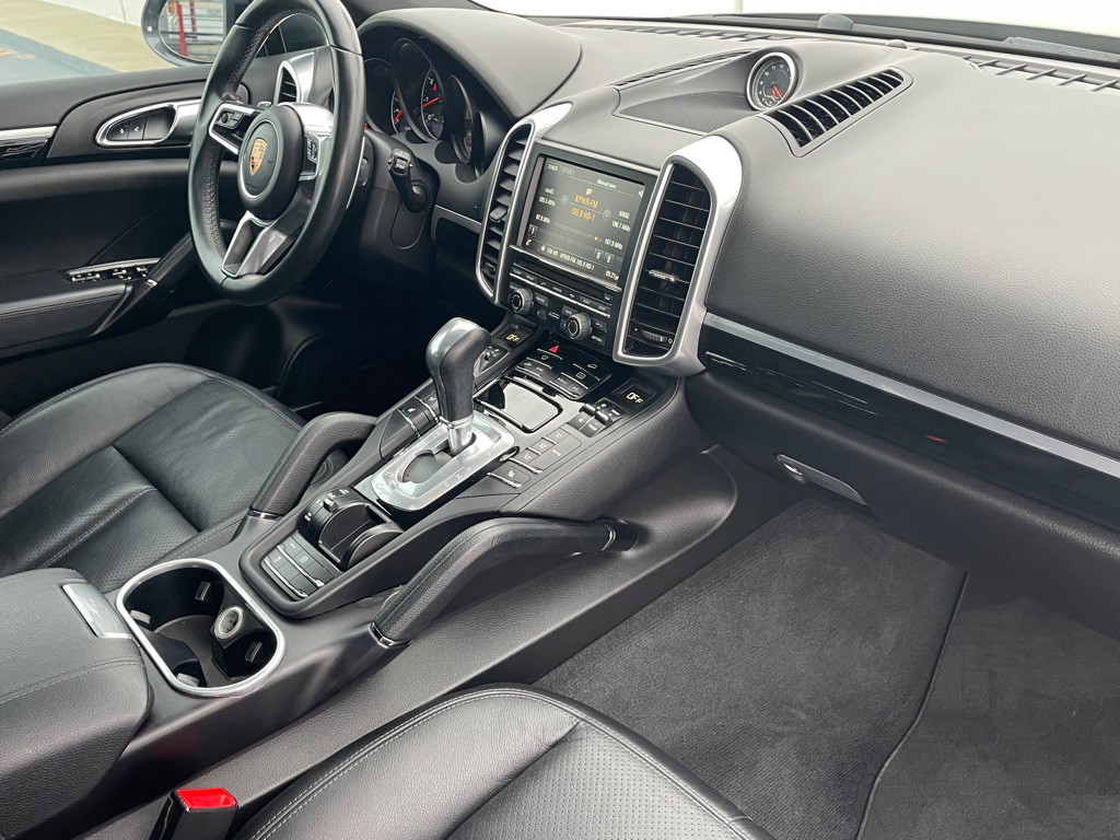 2016 Porsche Cayenne Image 54
