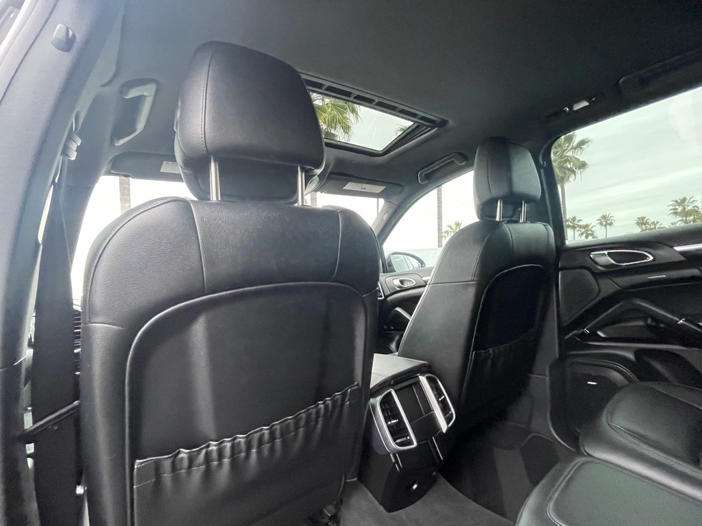 2016 Porsche Cayenne Image 55