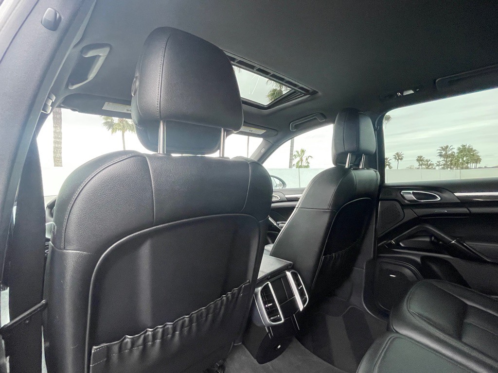 2016 Porsche Cayenne Image 56