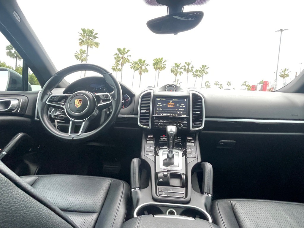 2016 Porsche Cayenne Image 57