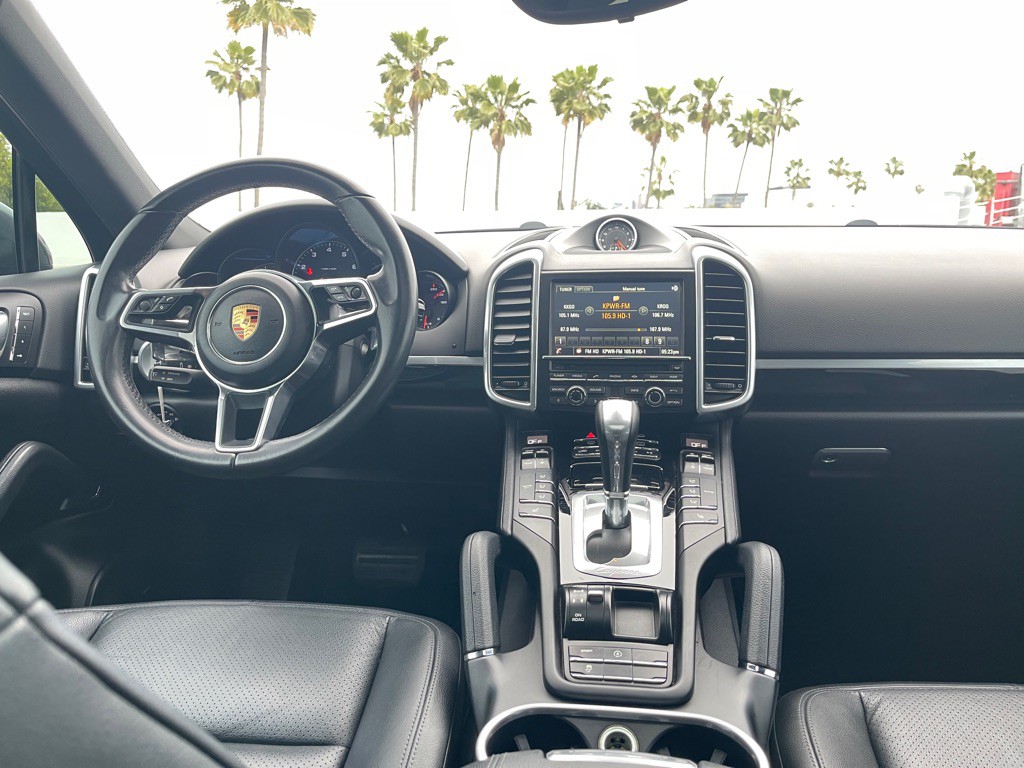 2016 Porsche Cayenne Image 63