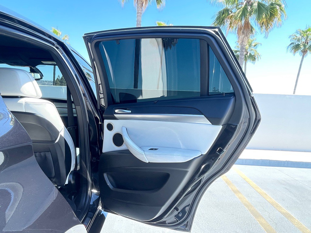 2014 BMW X6 Image 42