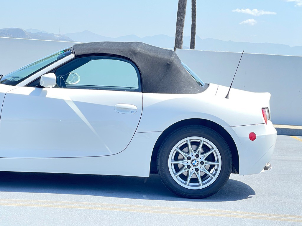 2003 BMW Z4 Image 9