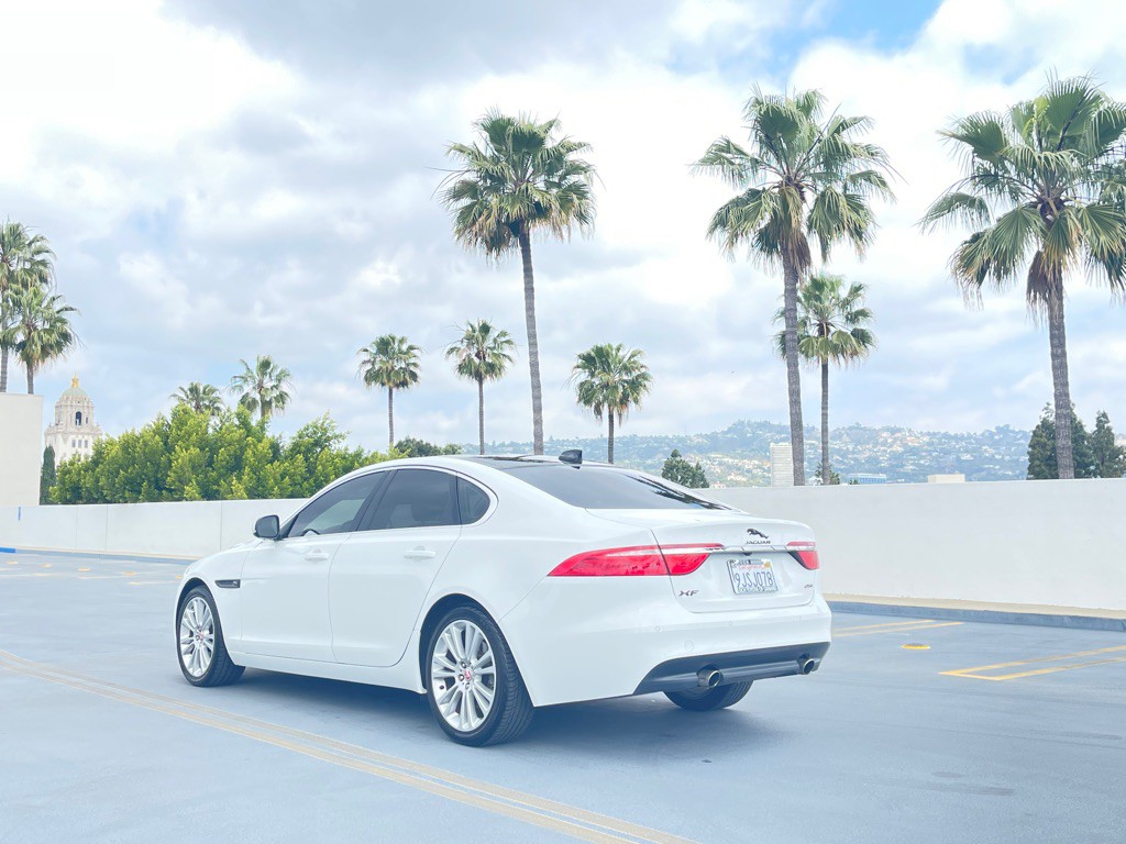 2018 Jaguar XF Image 10