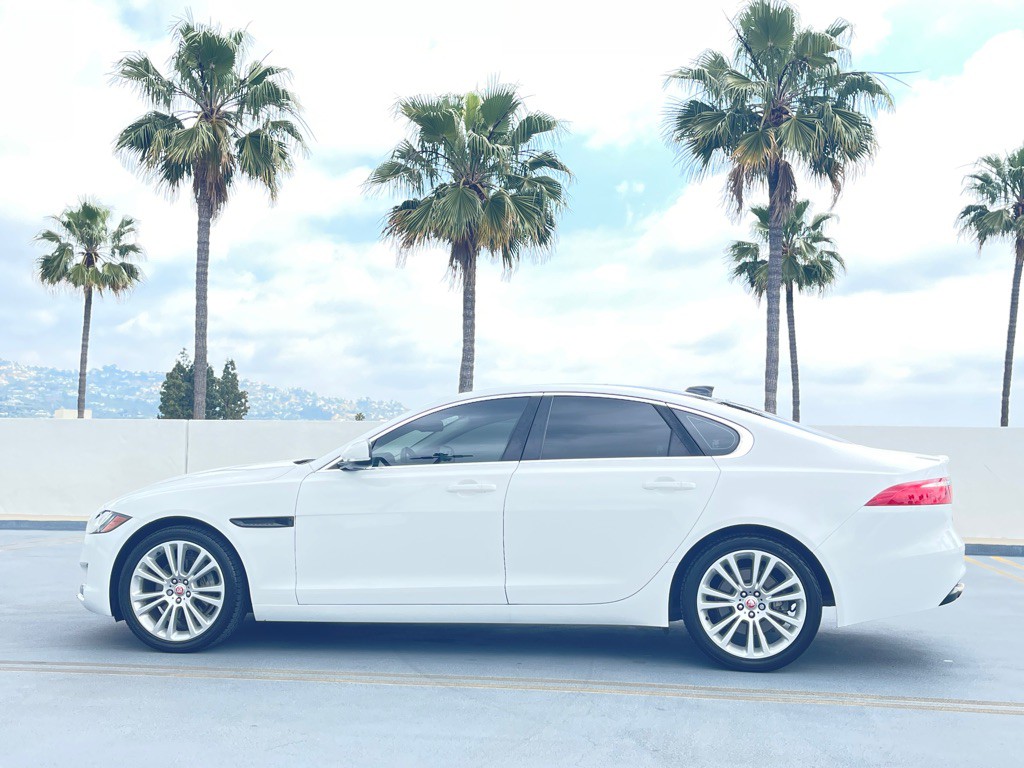 2018 Jaguar XF Image 13