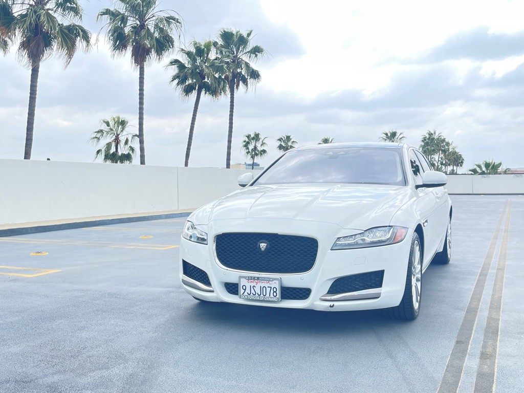 2018 Jaguar XF Image 16