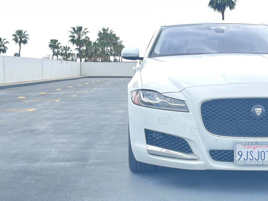 2018 Jaguar XF Image 17