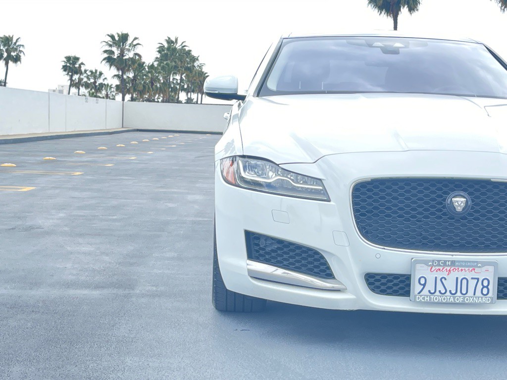 2018 Jaguar XF Image 18