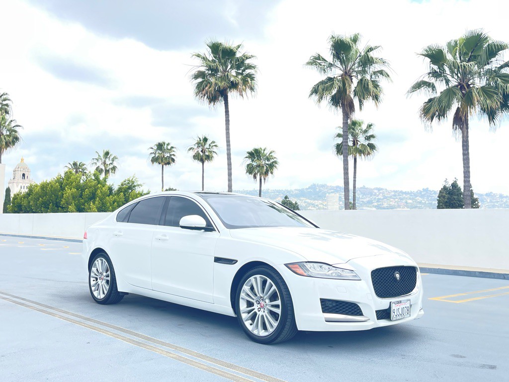 2018 Jaguar XF Image 24