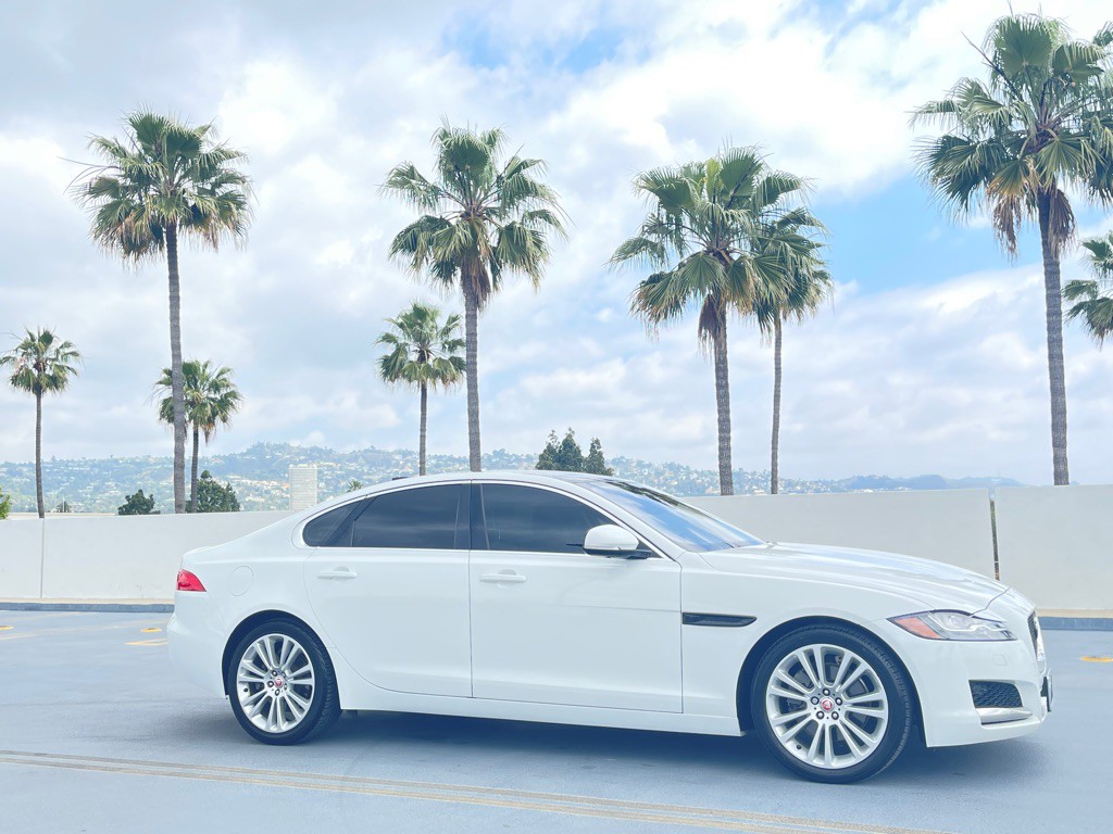 2018 Jaguar XF Image 25