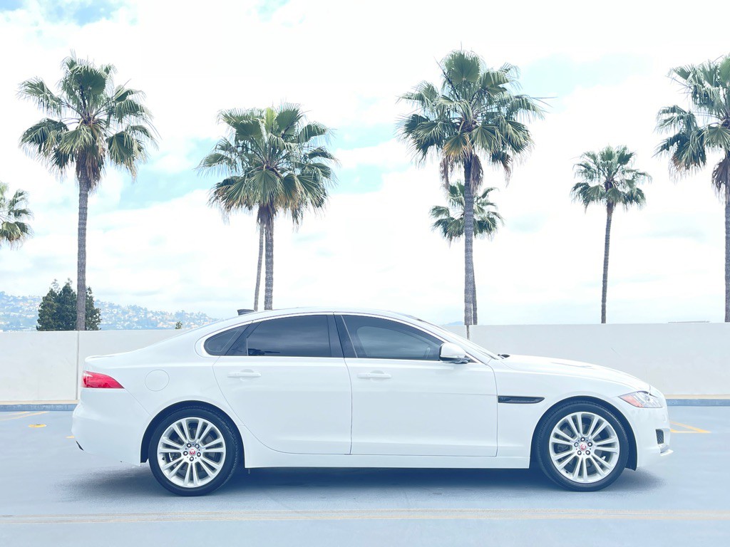 2018 Jaguar XF Image 26