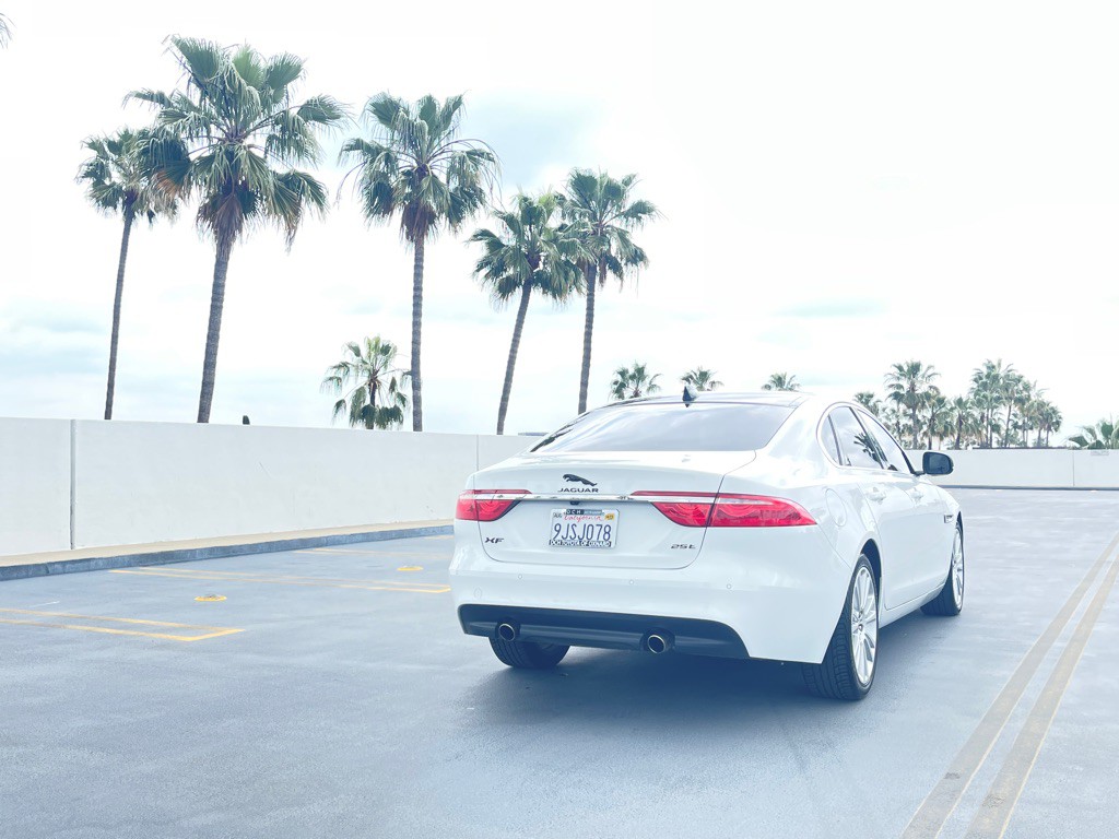 2018 Jaguar XF Image 29