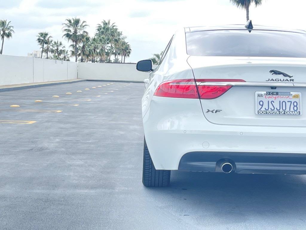 2018 Jaguar XF Image 30