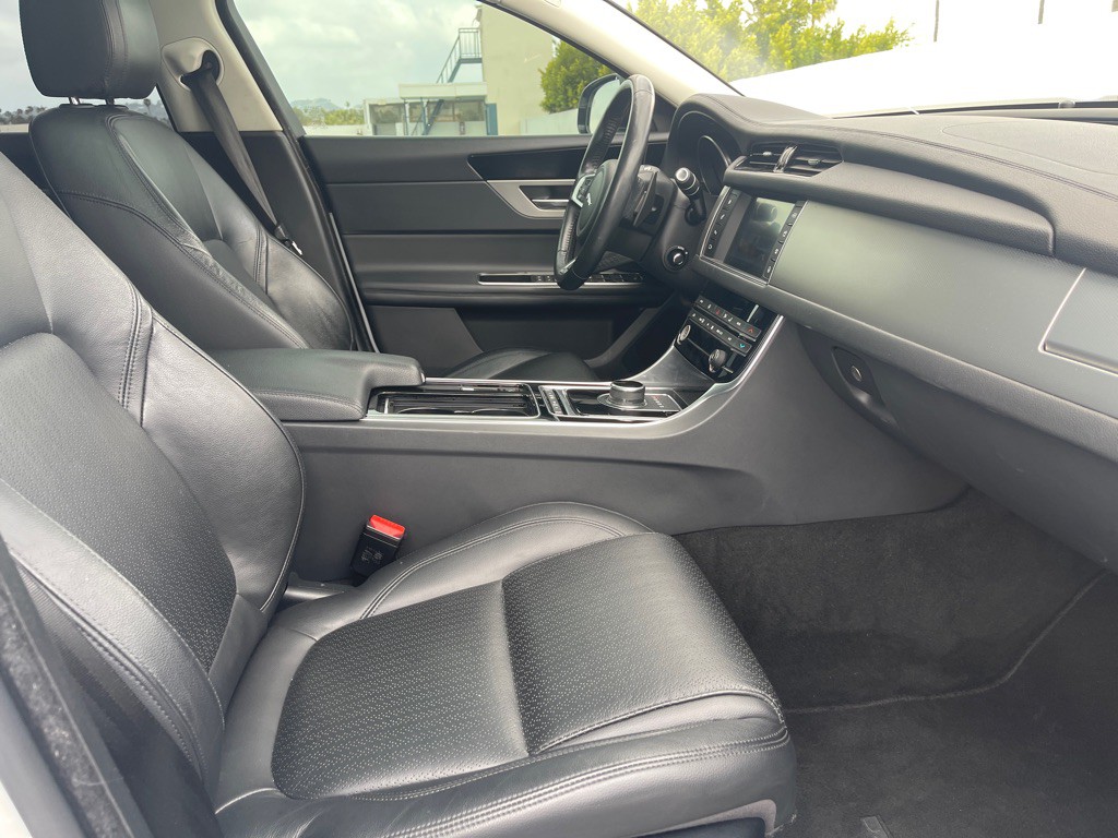 2018 Jaguar XF Image 51