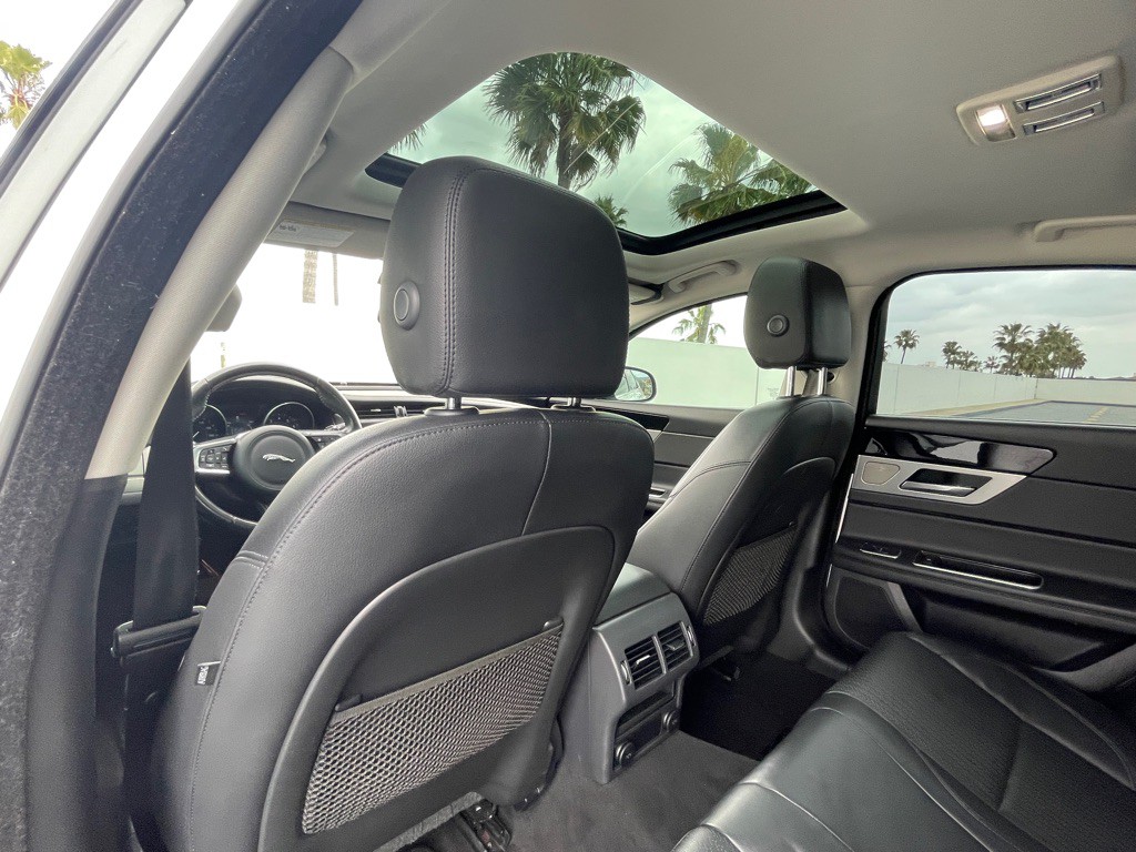 2018 Jaguar XF Image 53