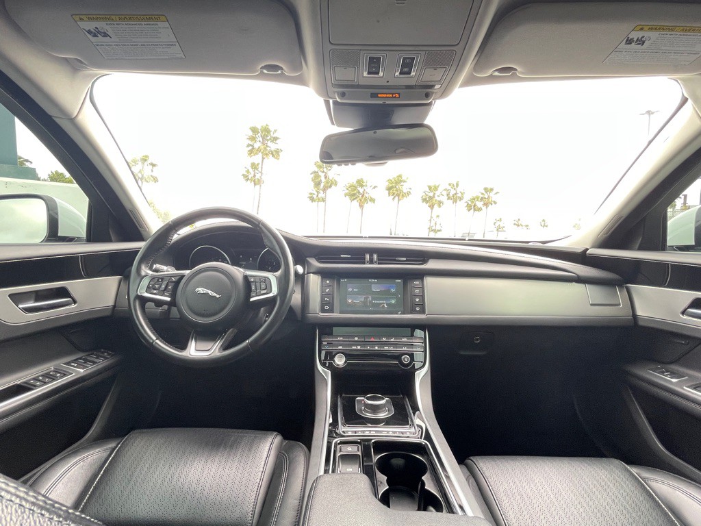 2018 Jaguar XF Image 64