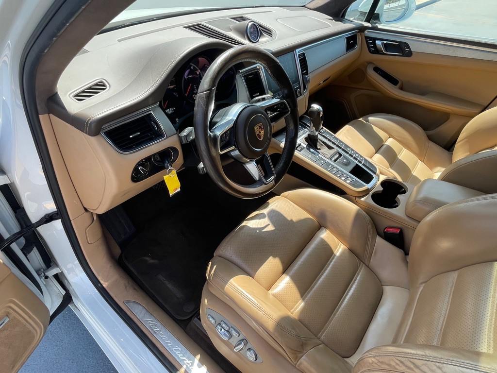 2017 Porsche Macan Image 5