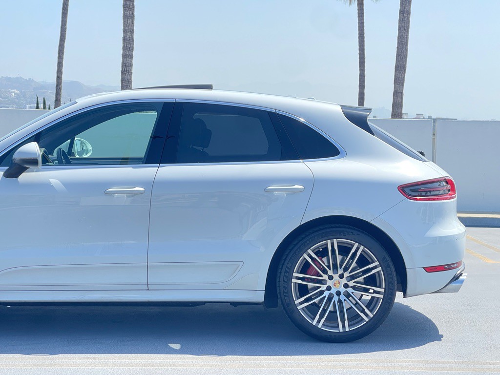 2017 Porsche Macan Image 6