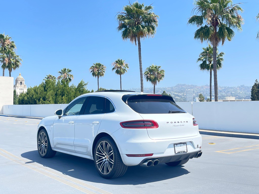 2017 Porsche Macan Image 10