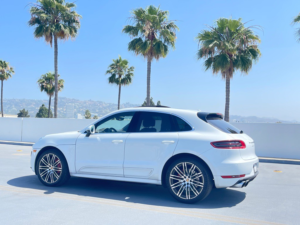 2017 Porsche Macan Image 12