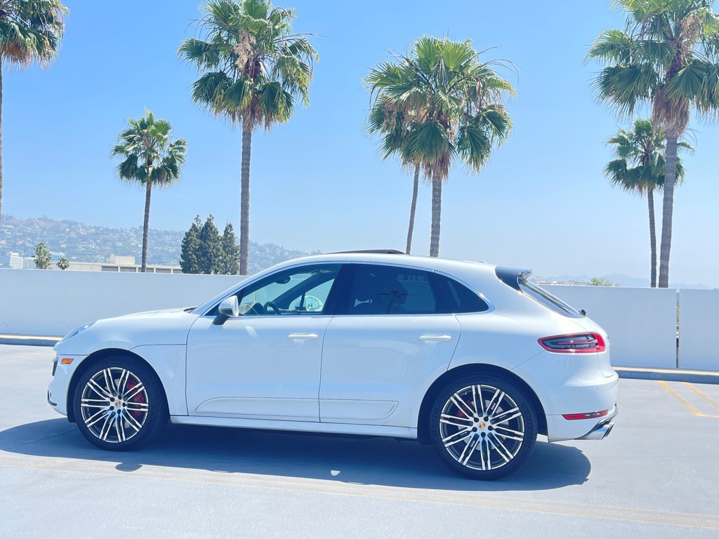 2017 Porsche Macan Image 13