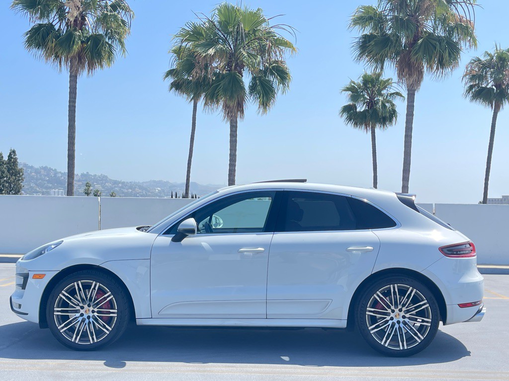 2017 Porsche Macan Image 14