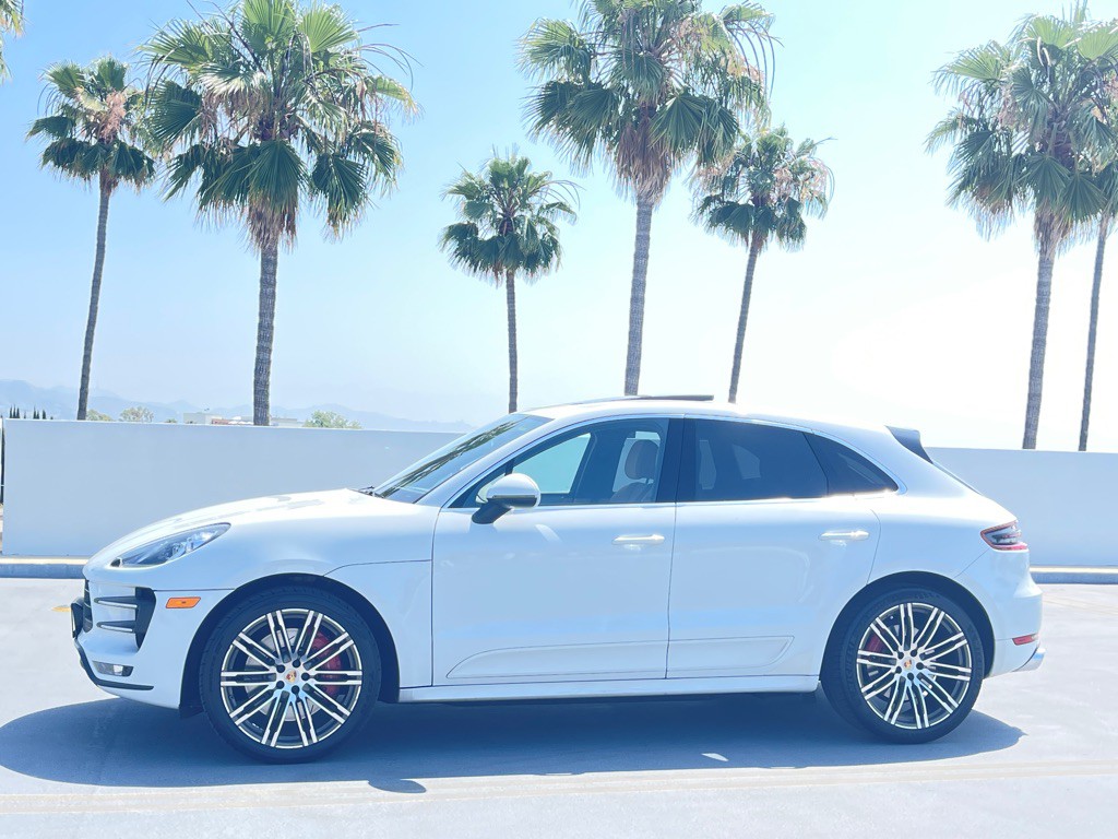 2017 Porsche Macan Image 15