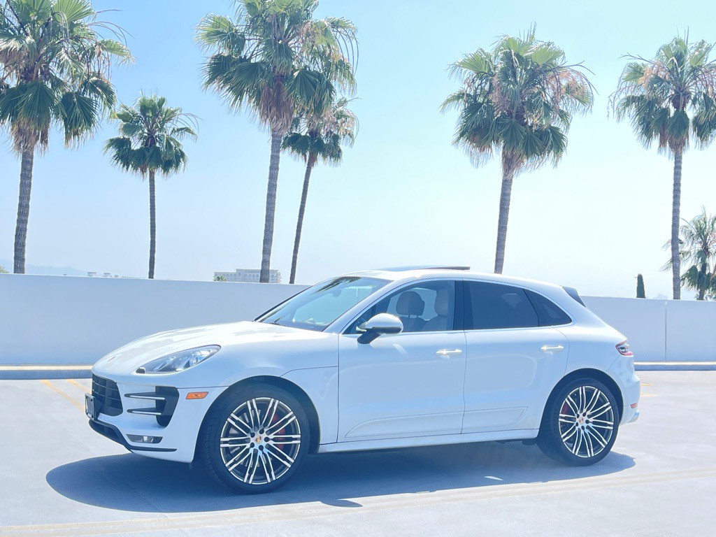 2017 Porsche Macan Image 16