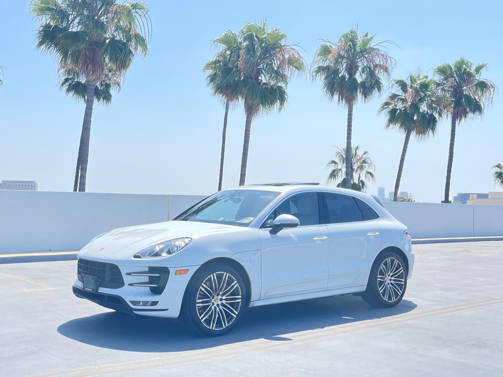 2017 Porsche Macan Image 17