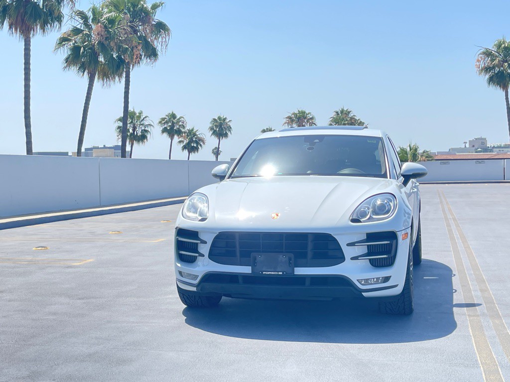 2017 Porsche Macan Image 19