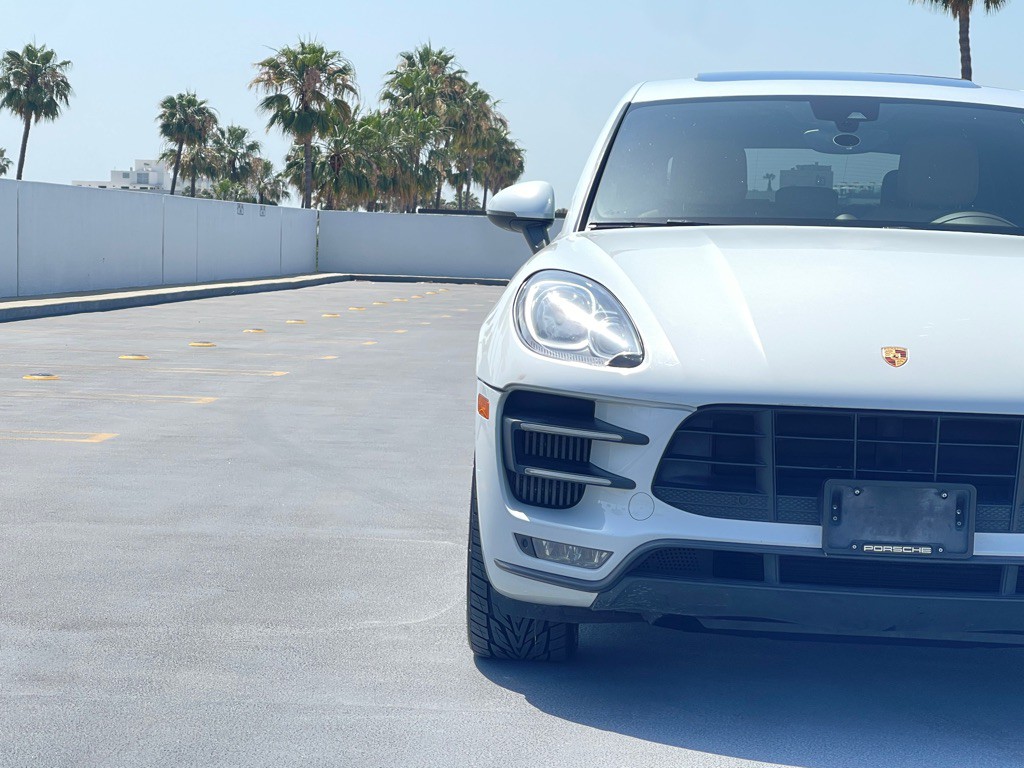 2017 Porsche Macan Image 22