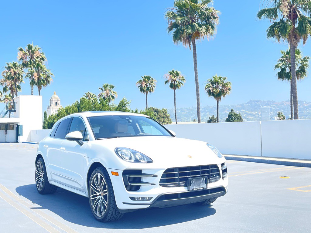 2017 Porsche Macan Image 28