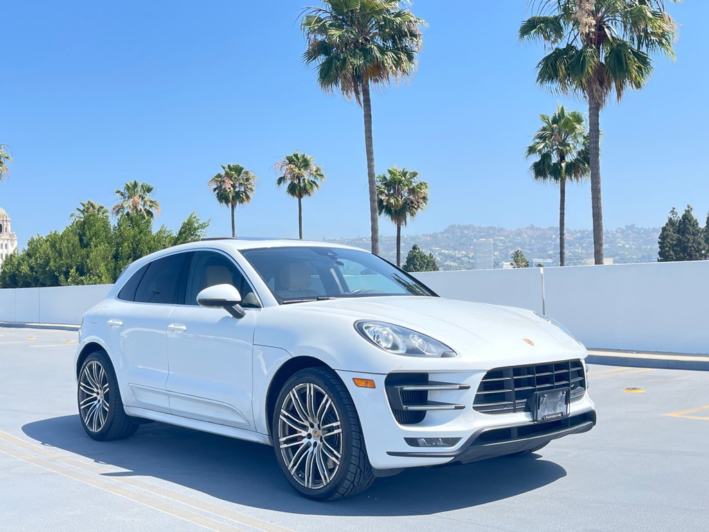 2017 Porsche Macan Image 29