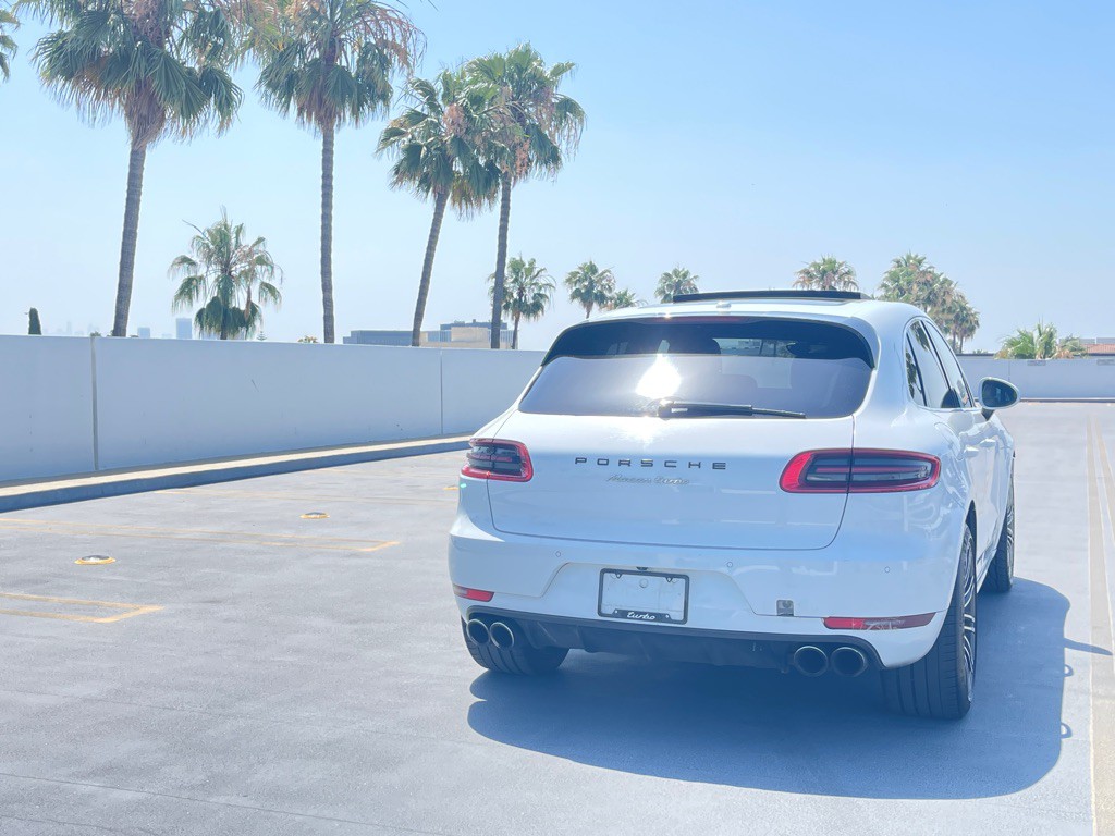 2017 Porsche Macan Image 37