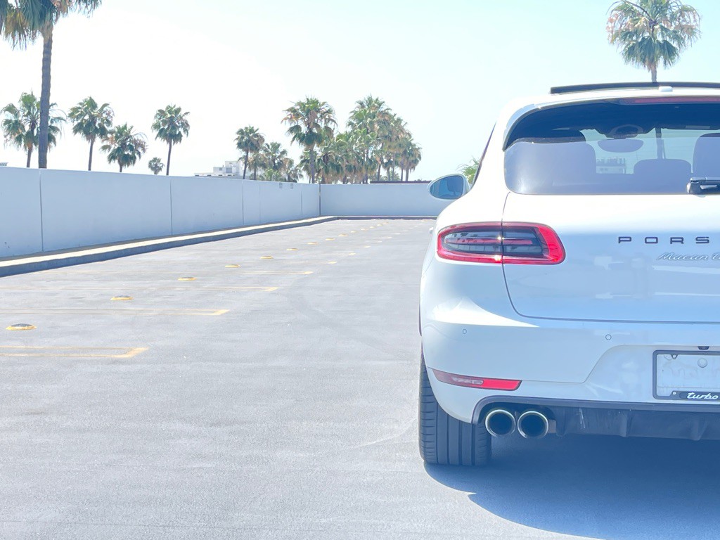 2017 Porsche Macan Image 39