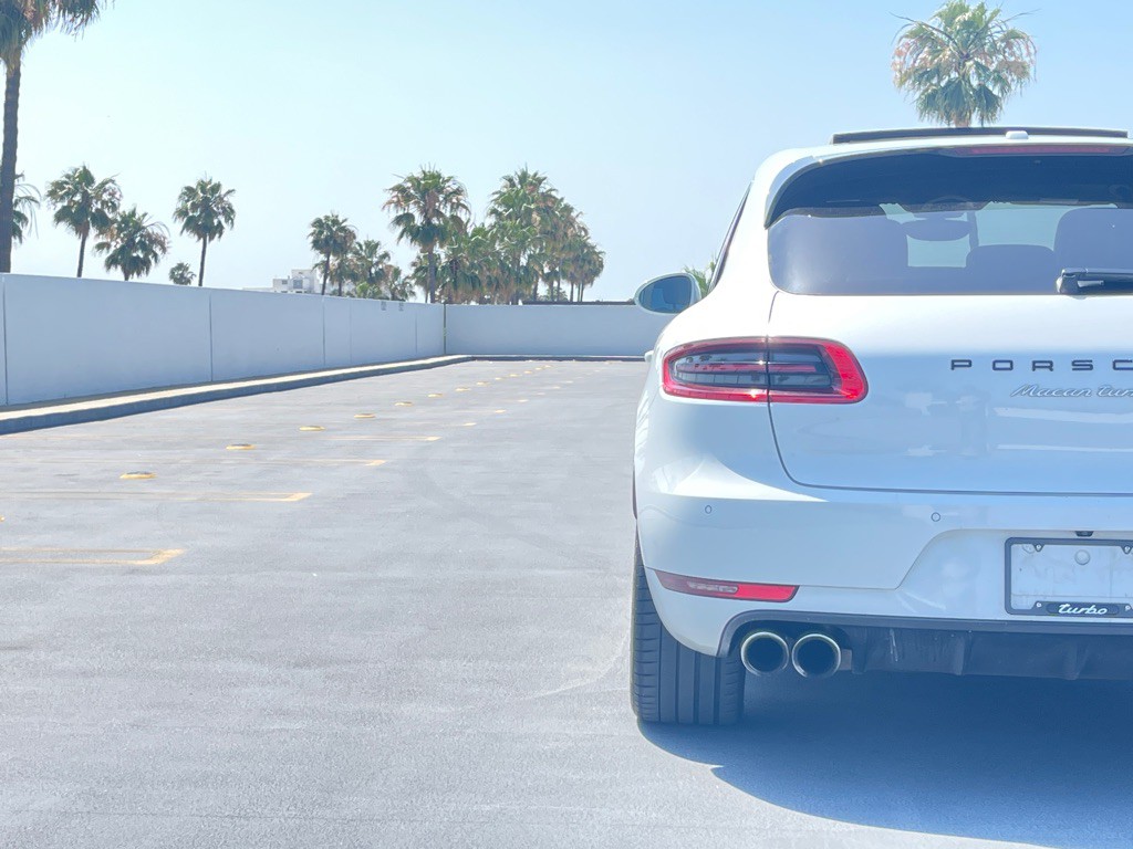 2017 Porsche Macan Image 41