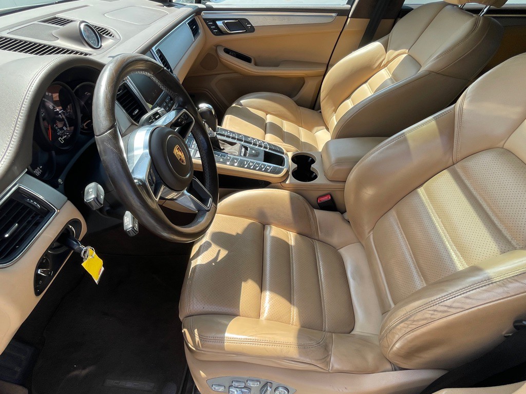 2017 Porsche Macan Image 54