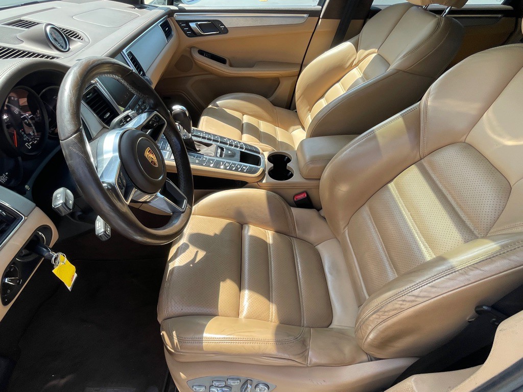 2017 Porsche Macan Image 55